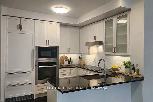 20 Fred Varley Dr #210 — Photo 36