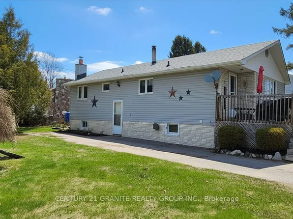 2 Hemlock St, Highlands East, ON K0L 1M0