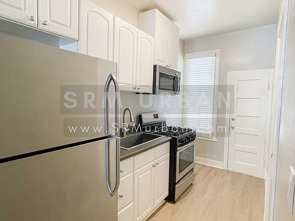 4th image of 418 W Date St