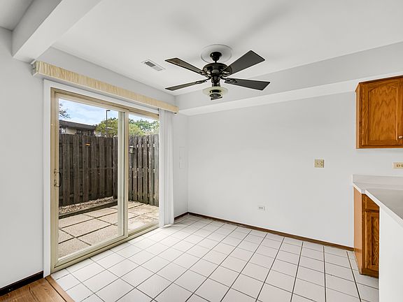 5th image of 1040 N Knollwood Dr