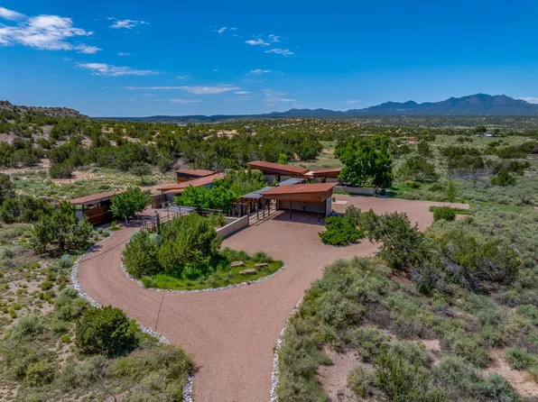 24 Whispering Spirits Rd, Cerrillos, NM 87010