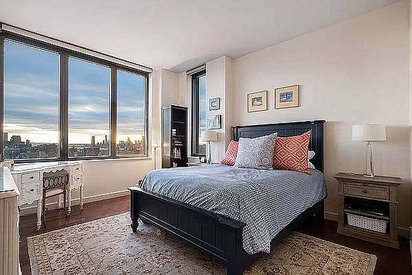 1st image of 101 W 24th St #6G