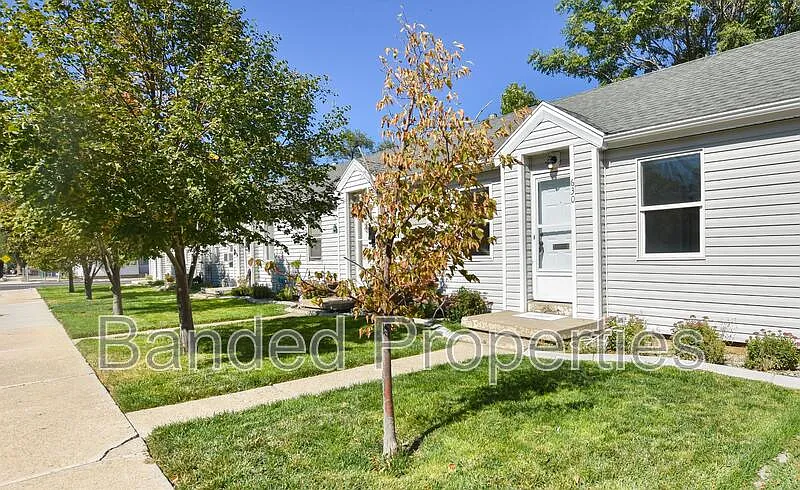 1 bed, 1.0 bath, 430 sqft, $995 — Photo 2