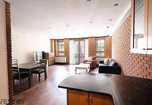 5th image of 1400 York Ave APT 3