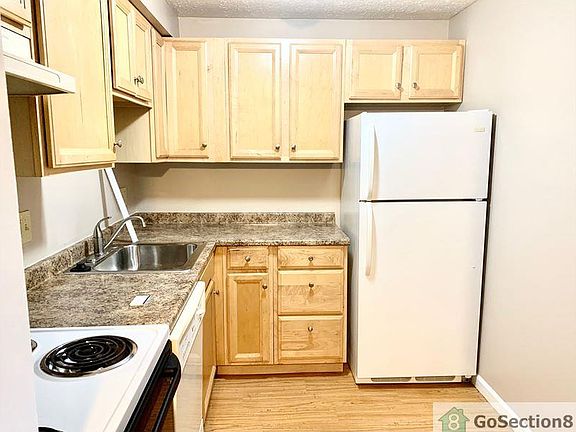 2nd image of 172 Brunswick Dr #D