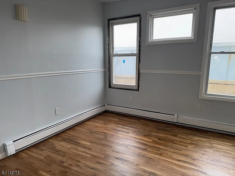 590 Hawthorne Ave #1 — Photo 8