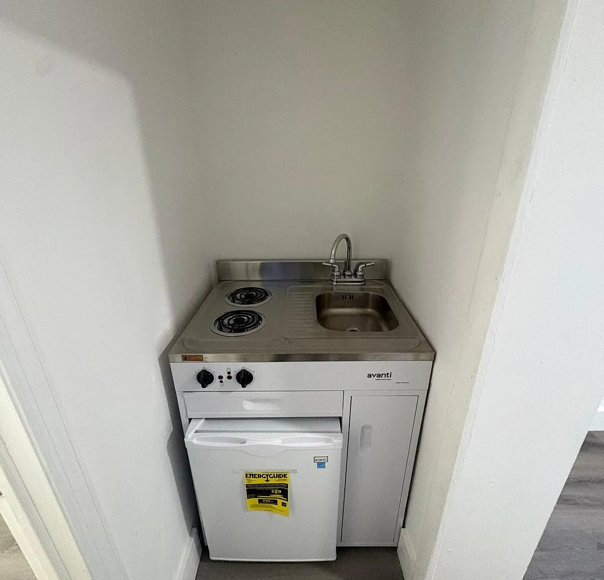 Studio, 230 sqft, $1,350 — Photo 4