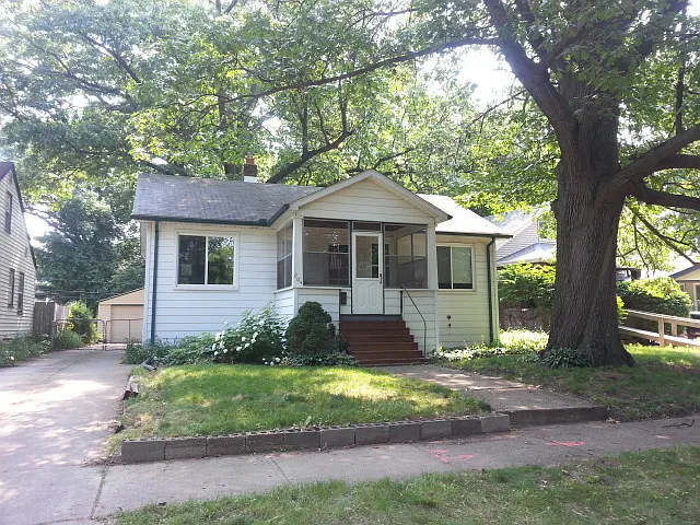 904 N Maple Ave photo 1