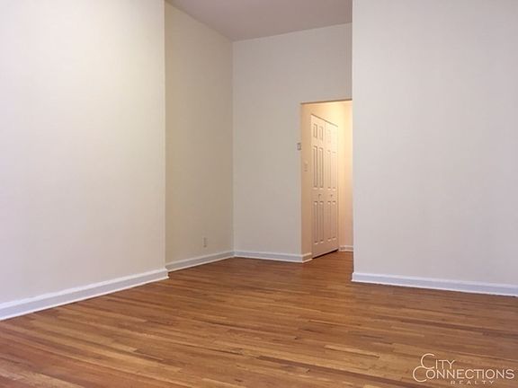 4th image of 32 W 72nd St APT 4B
