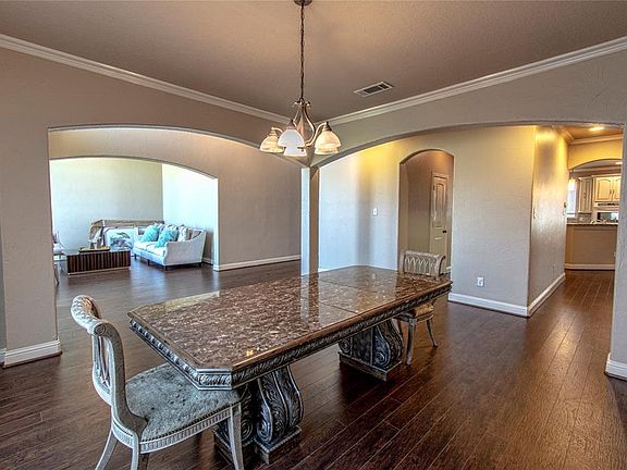 4th image of 1704 Mustang Ct