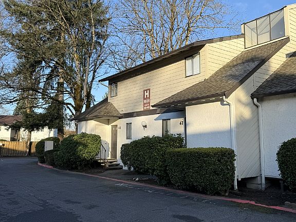 2nd image of 1826 Maple Ln APT H48