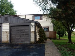 1219 Cedarwood Dr UNIT F, Crest Hill, IL 60403