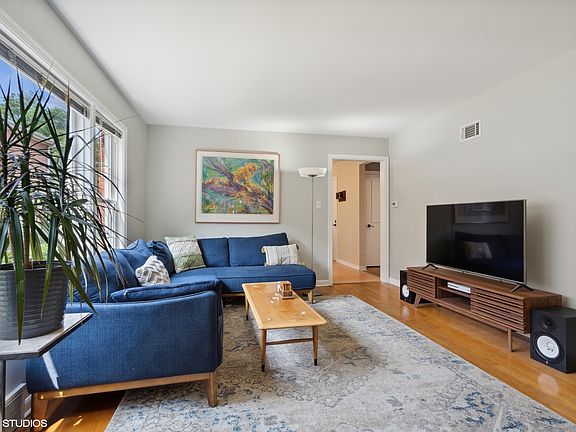 3rd image of 1311 N Harlem Ave APT 1C