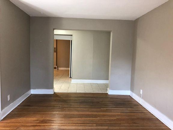 2nd image of 606 S 32nd Ave #1