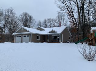 417 Lakecrest Ln, Fife Lake, MI 49633