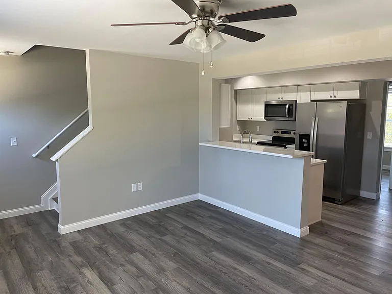 806 Ridgewood Dr #1 — Photo 5