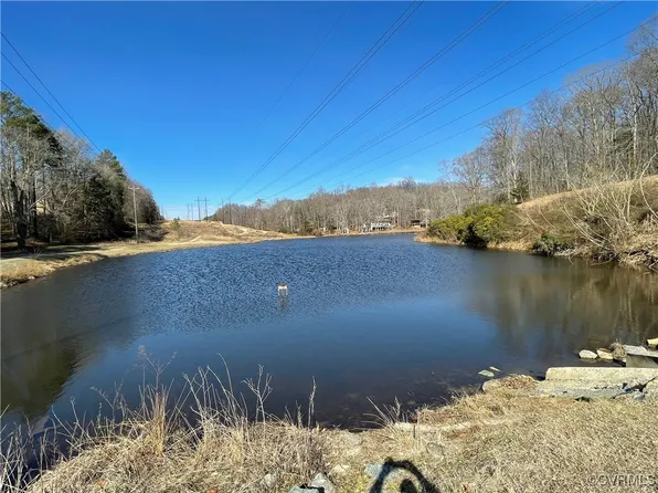 960A Oaklawn Cir, Ruther Glen, VA 22546