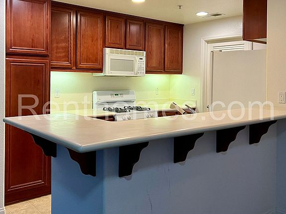 4th image of 13027 Evening Creek Dr S Unit 25