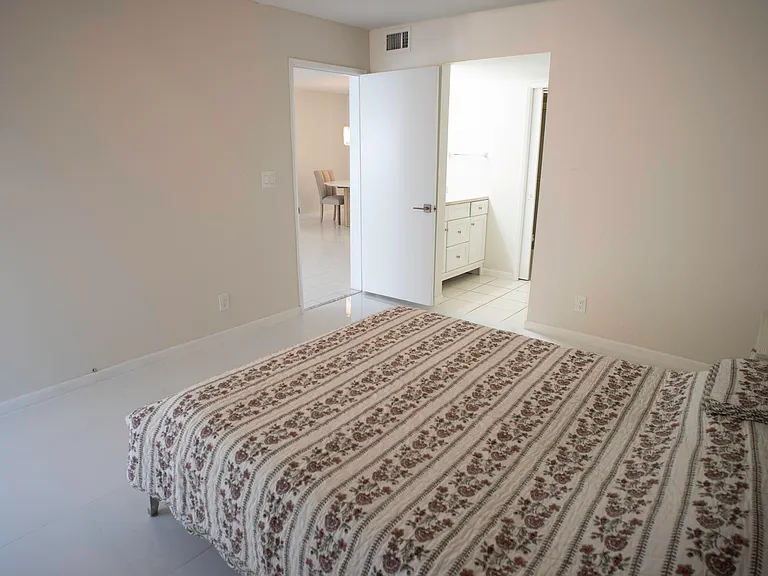 9110 Fairbanks Ln #4 — Photo 11