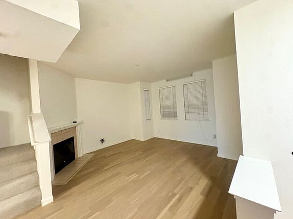 5th image of 313 Village Cir