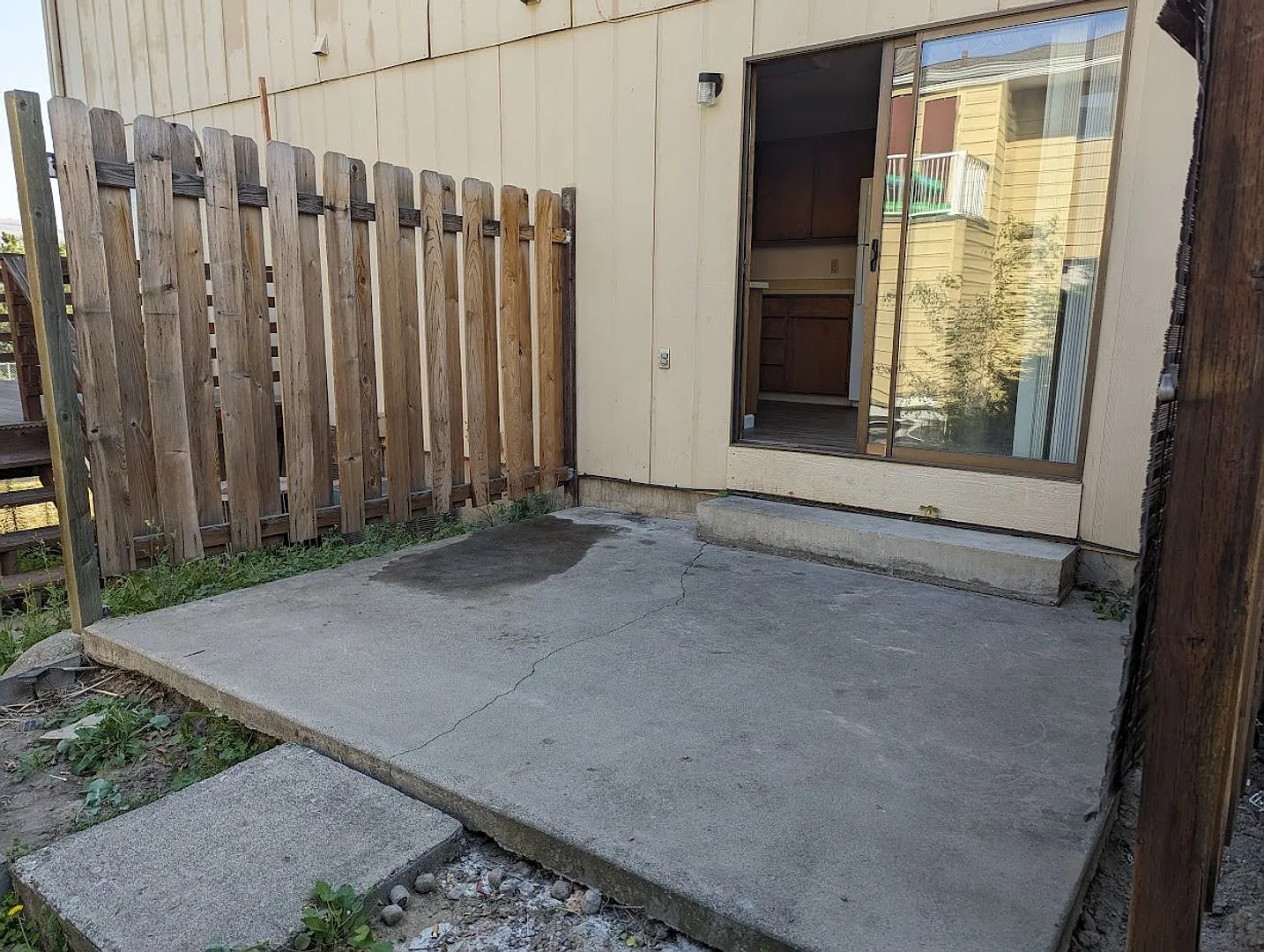 Red Door — Photo 2