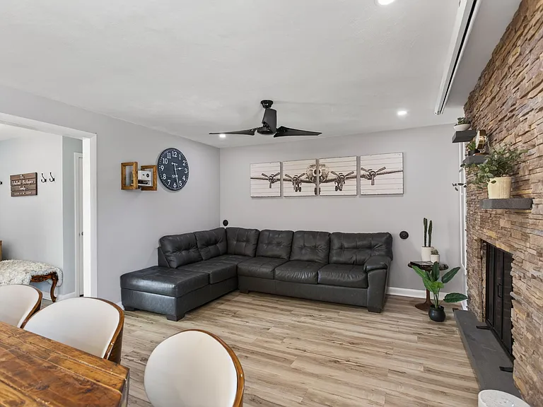 403 Holloway Dr — Photo 17