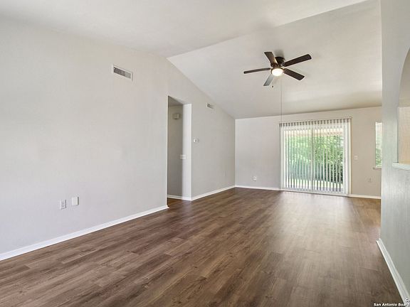 4th image of 7810 Village oak