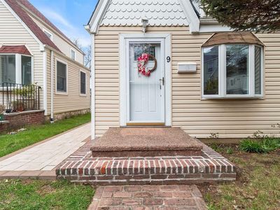 9 Van Nostrand Court, Flushing, NY, 11362