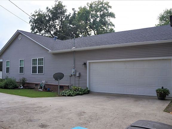 3rd image of 102 Copeland Dr