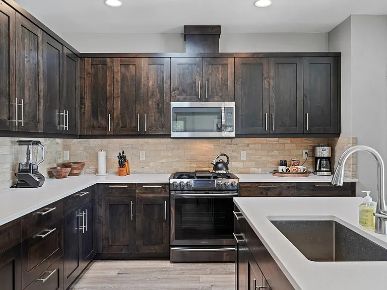 2247 NE Indigo Ln — Photo 13
