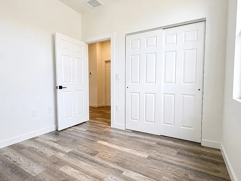 1130 Harold Ave S — Photo 11