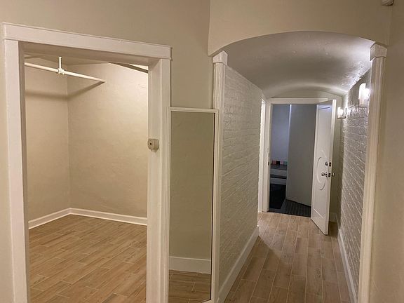 5th image of 565 W Arlington Pl #G