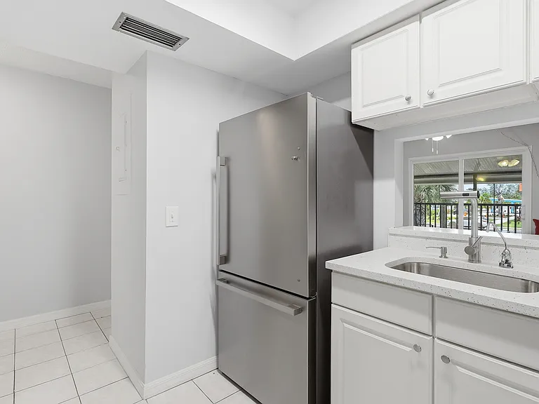 3801 N Oak Dr #A72 — Photo 14