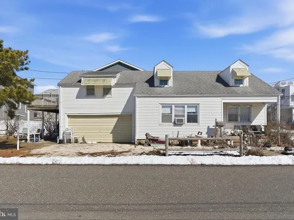 27 E 27th St, Beach Haven, NJ 08008