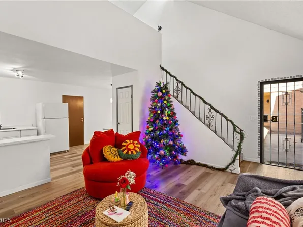 5166 Gray Ln #L, Las Vegas, NV 89119