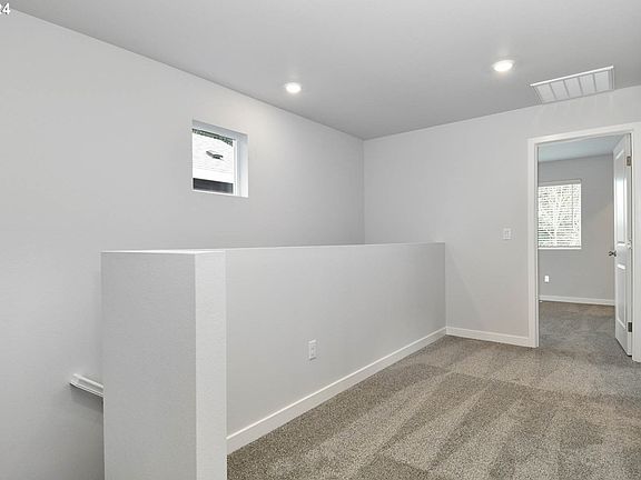 3rd image of 5919 NE 70th St
