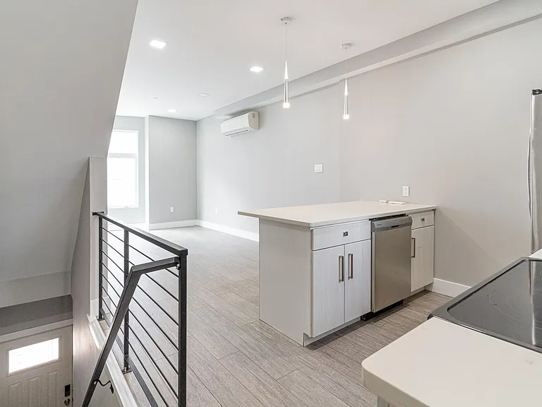 1727 Ingersoll St #B — Photo 7