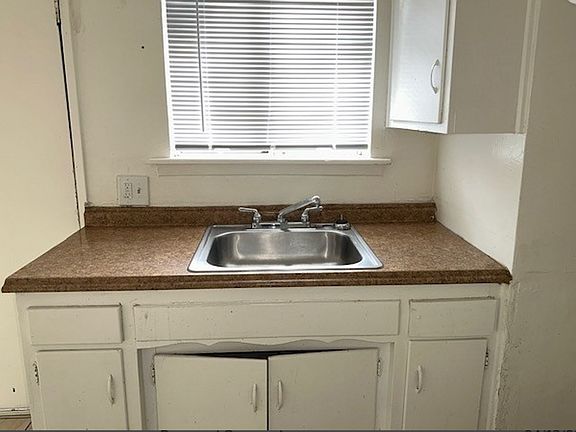 4th image of 1212 Monterey St #B