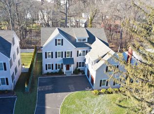 37 1/2 Witch Ln, Norwalk, CT 06853