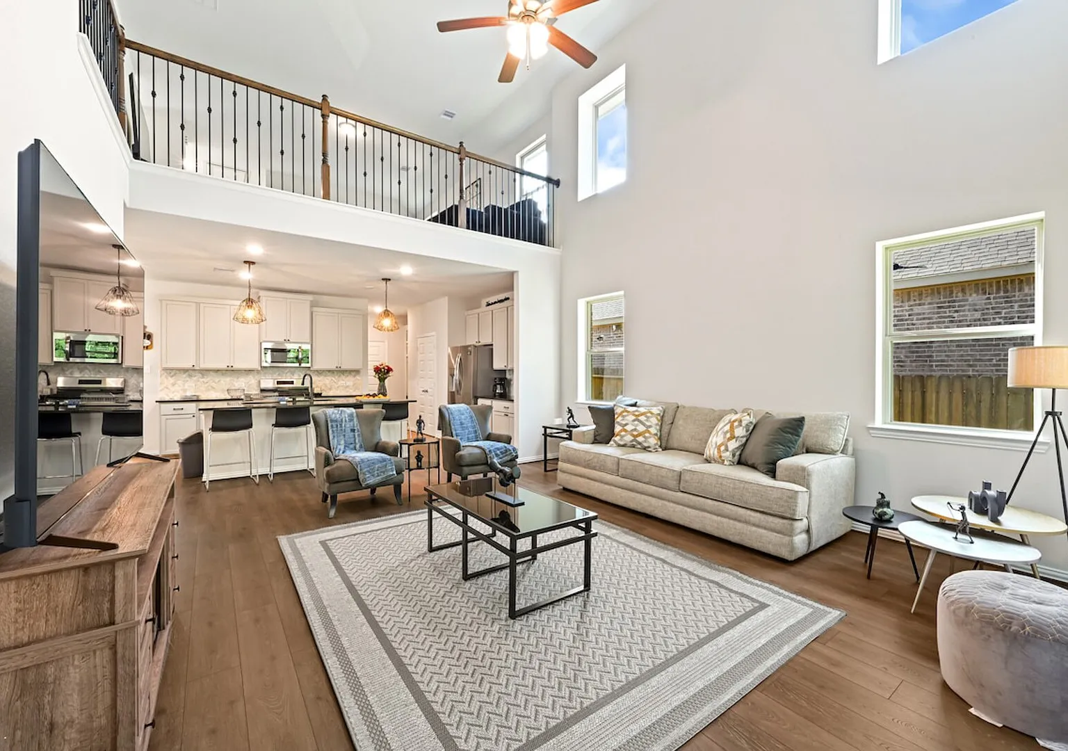 Luxury 4BR 3BA - Peaceful Forest Retreat — Photo 1