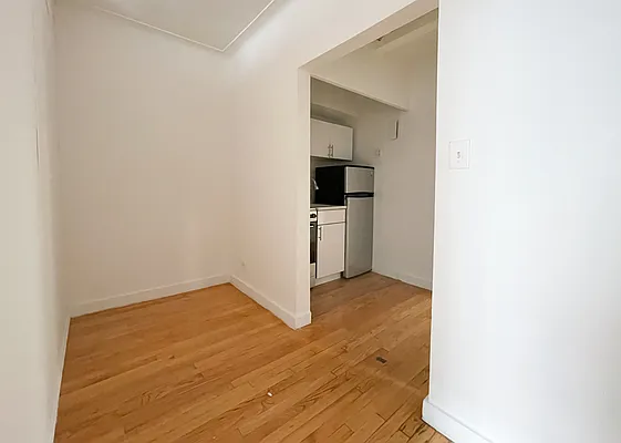 Rented by Kahen Properties | media 14