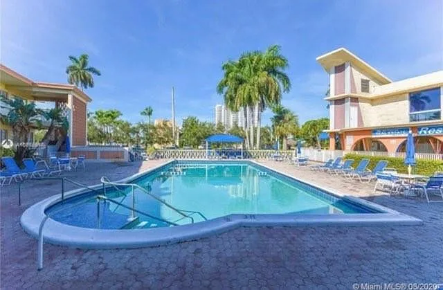 Studio, 1.0 bath, 320 sqft, $1,400 — Photo 1
