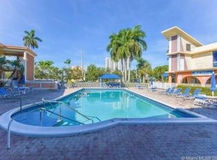 26 Diplomat Pkwy, Hallandale, FL 33009