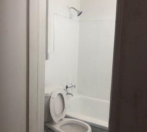 5th image of 1047 Euclid Ave APT 10