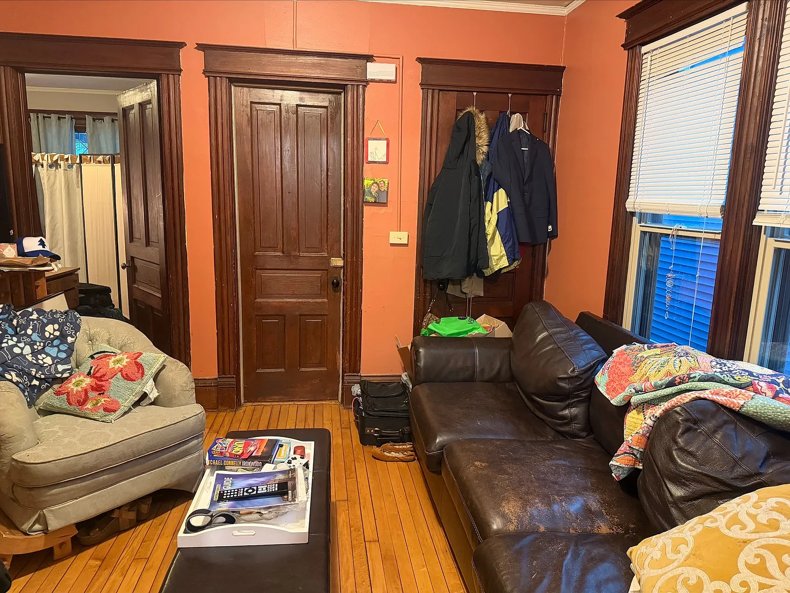 3 bed, 900 sqft, $1,645 — Photo 2
