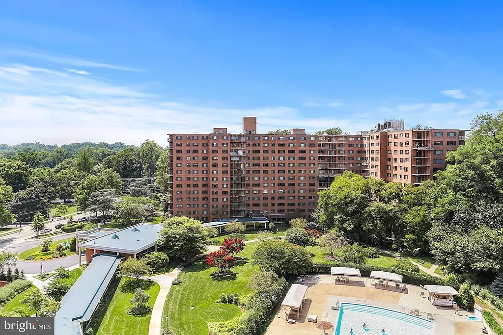 2 bed, 1.5 bath, 1140 sqft, $3,110 — Photo 3