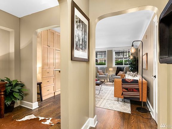 4th image of 325 Harvard Ave E APT 102