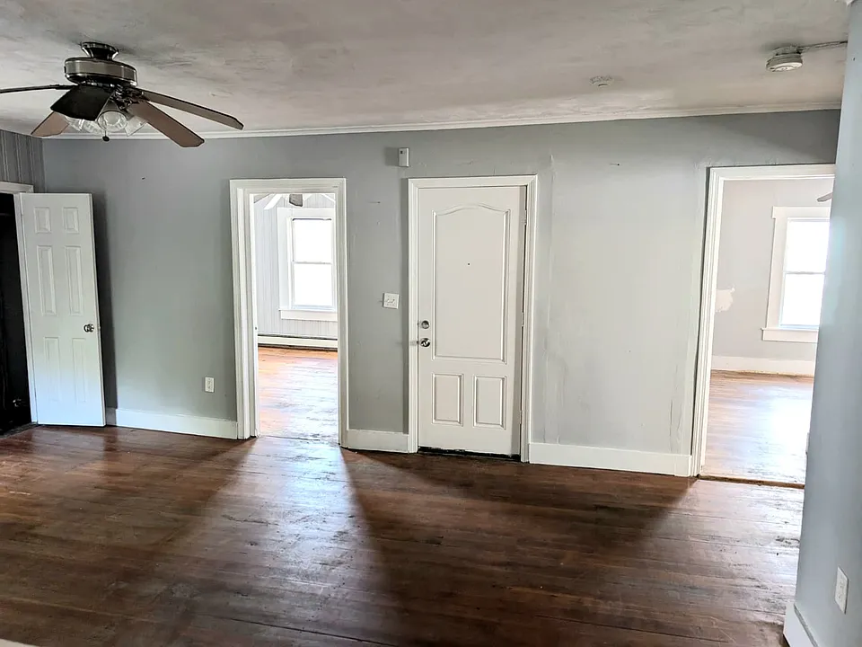 8 Grant St #3