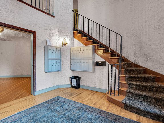 5th image of 2052 SE Hawthorne Blvd #142-105