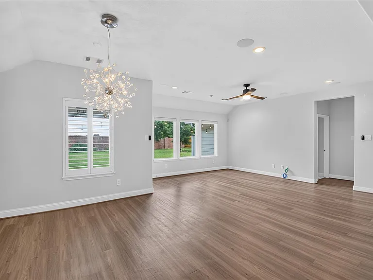 2524 Hagerman Ct — Photo 19